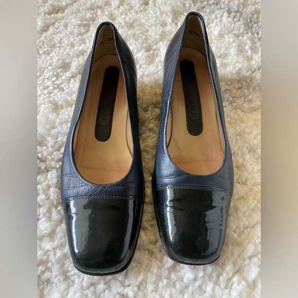 Peter Kaiser womens black dress shoes size 7.5 with low block heels - Picture 2 of 8